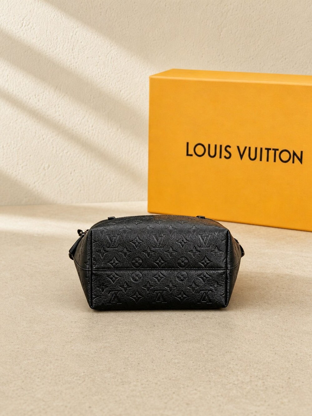 Louis Vuitton Embossed Cowhide Montsouris Backpack with Gold Hardware - Picture 3 of 6